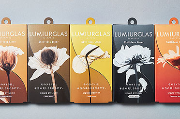 透過像を使った化粧品のキービジュアル