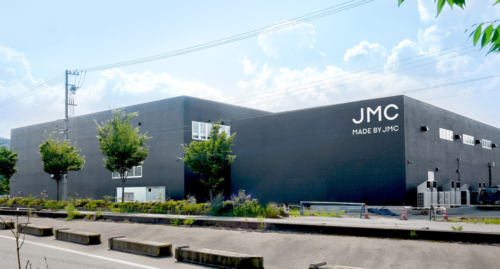 大型産業用CTを設置するJMC工場